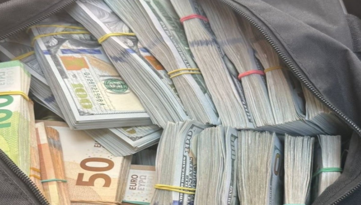 Türkiye’ye gelen araçtan servet çıktı