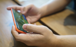 Bu oyunu oynayanın telefonu paramparça oluyor