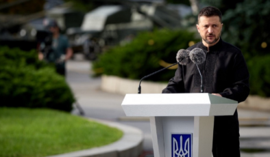 Zelenskiy: 'Topraklarımızı işgalciye teslim etmeyeceğiz'