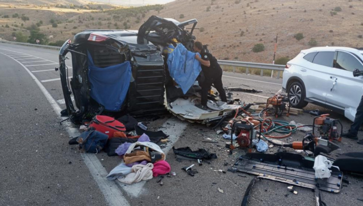 Malatya'da korkunç kaza: Otomobil ile hafif ticari araç çarpıştı, 4 kişi hayatını kaybetti