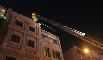 Fatih'te otel yangını