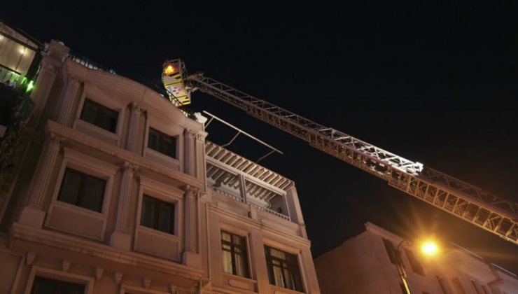 Fatih'te otel yangını