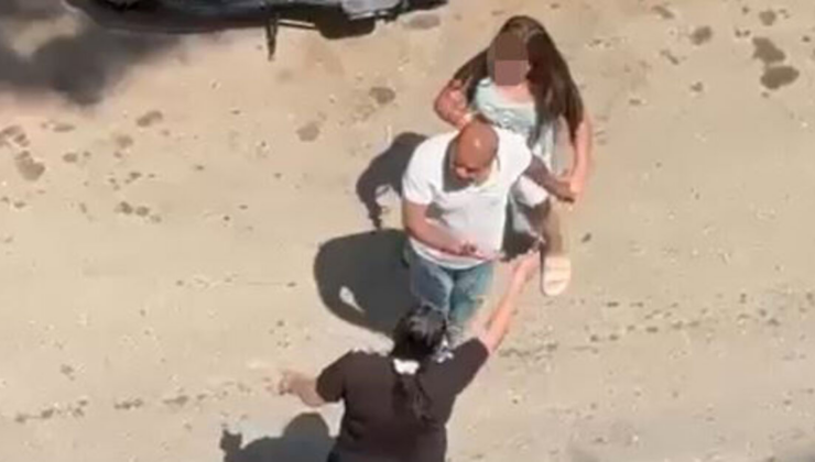 Kızını bıçakla mahallede kovaladı!