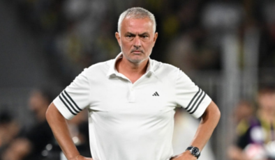 Jose Mourinho maç sonrası gönderme: Benim görmediğim şeyleri görüyorlar