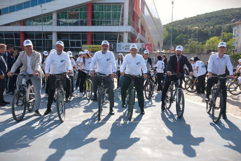Bursa’da pedallar sürdürülebilir gelecek için döndü - Resim : 1