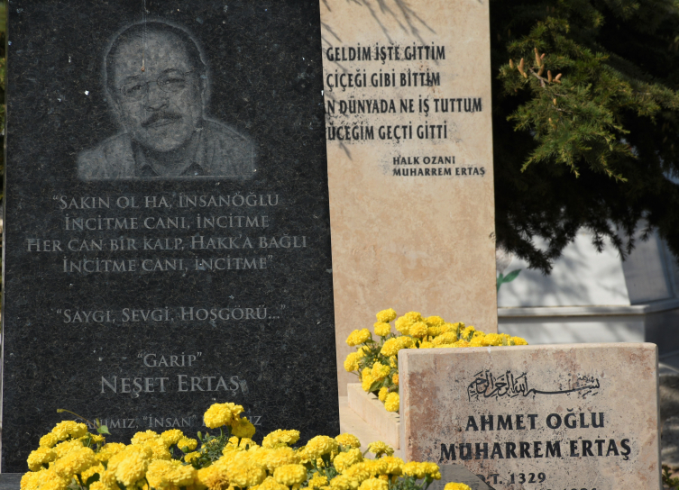 Neşet Ertaş türküleri değerleri öğretiyor