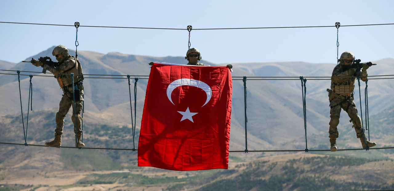 Çelik disiplin PÖH’ün bir günü: Sınırları zorlayan eğitimden nefes kesici görüntüler! - Resim: 32