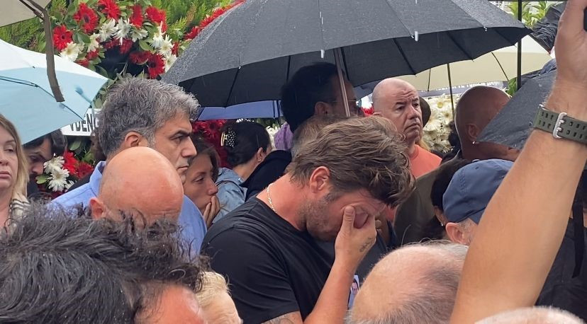 İş insanı Halit Yukay son yolculuğuna uğurlandı! Kıvanç Tatlıtuğ'dan acı veda... - Resim : 1