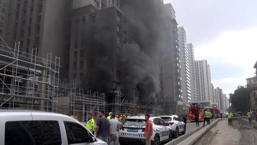 Kadıköy'de site inşaatında yangın (Video)  - Resim : 1