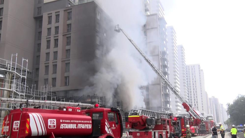 Kadıköy'de site inşaatında yangın (Video)  - Resim : 2