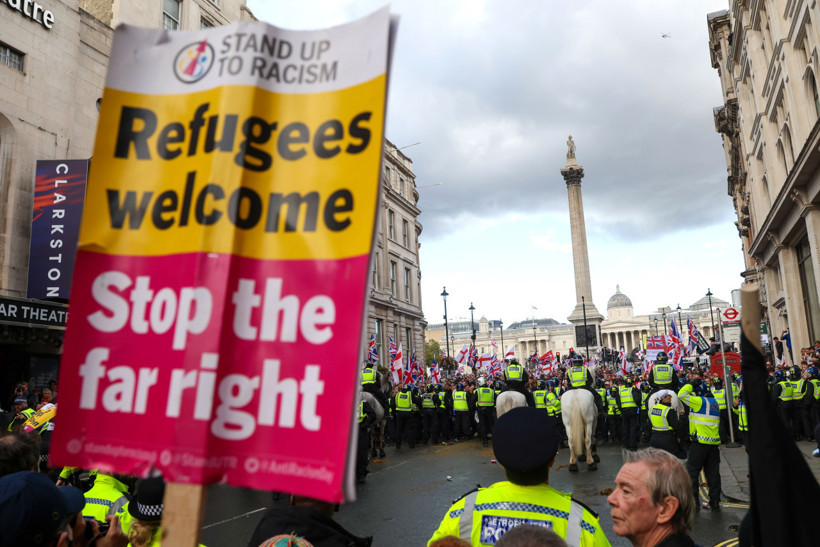Londra'da 150 bin kişilik göçmenlik karşıtı "Krallığı Birleştir" protestosu - Resim : 2