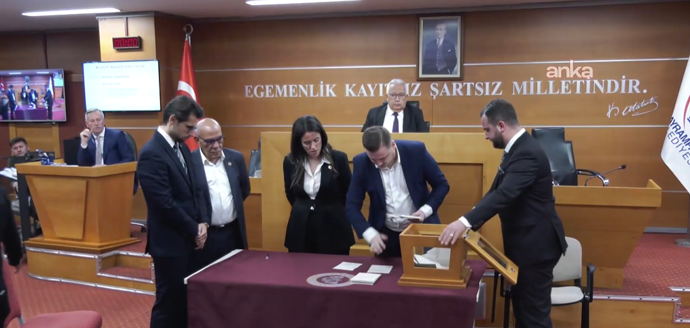 Bayrampaşa Belediye Başkanı Hasan Mutlu'nun yerine başkanvekili seçiliyor - Resim : 2