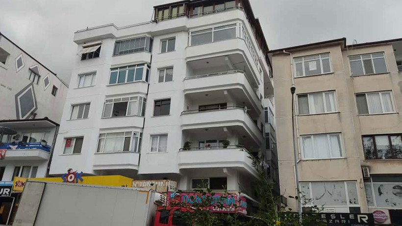 Sanatçı Güllü, balkondan düşerek hayatını kaybetti - Resim : 1