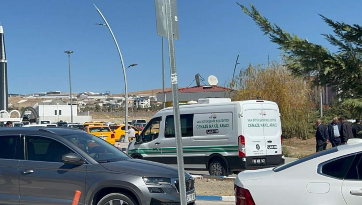 Husumetlileriyle barışmaya giden aile katledildi