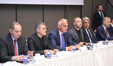 Ersoy: İstanbul'a 9 ayda 13.5 milyon turist geldi