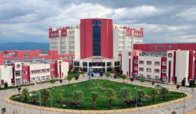 Bıçak parası aldığı iddia edilen akademisyen görevinden uzaklaştırıldı