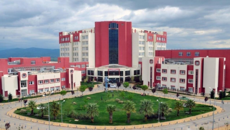 Bıçak parası aldığı iddia edilen akademisyen görevinden uzaklaştırıldı
