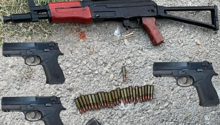 Adana'da polisten kaçmayı çalıştı, yakalandı… Araçtan silahlar çıktı!