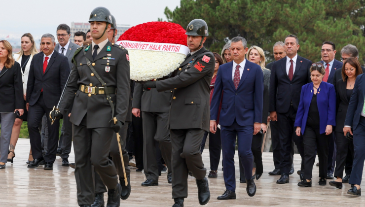 Özgür Özel ve YDK üyeleri Anıtkabir'i ziyaret etti