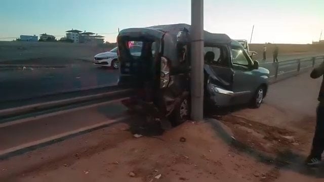Siirt’te otomobil ile hafif ticari araç çarpıştı: 1 yaralı