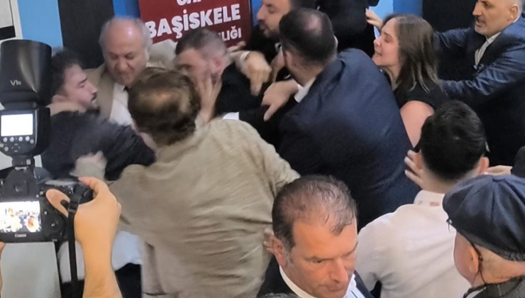 Tekme-tokat havada uçuştu! CHP Başiskele kongresinde kavga çıktı