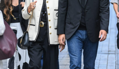 Bakan Ersoy Beyoğlu’nda sergileri tek tek gezdi