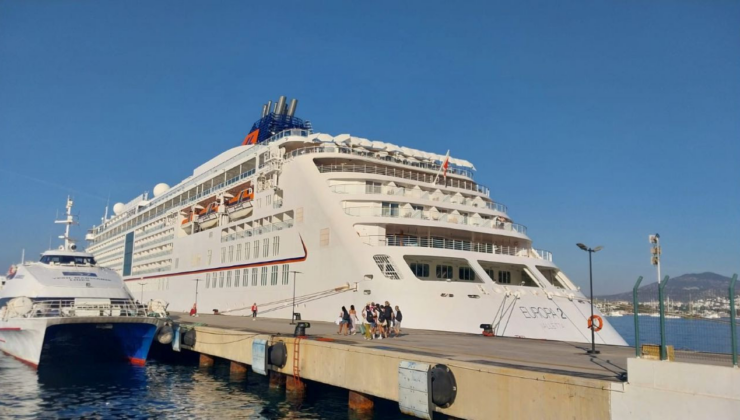 Bodrum'a "Europa 2" kruvaziyeriyle 481 turist geldi