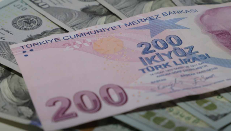 Ekonomistlerin dolar/TL ve enflasyon beklentisi yükseldi