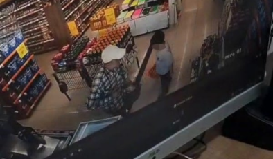 Vicdansız adam markette otizmli çocuğa hayatının şokunu yaşattı