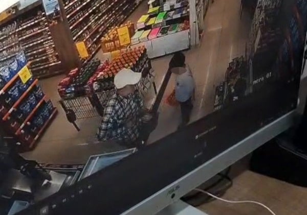Vicdansız adam markette otizmli çocuğa hayatının şokunu yaşattı