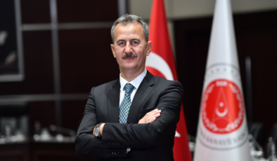 Yerli uçak için iki farklı açıklama: Bakan 'üretim durdu', cumhurbaşkanlığı 'gecikme yok' dedi