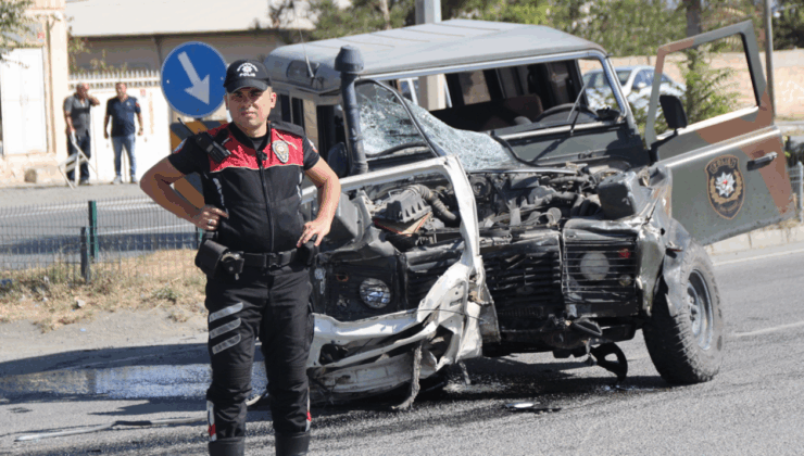Iğdır'daki trafik kazasında 1'i polis 4 kişi yaralandı
