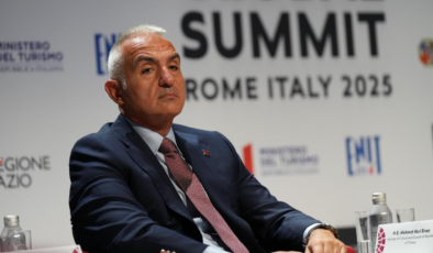 Bakan Ersoy, Türkiye'nin gece müzeciliği deneyimini Roma'da anlattı