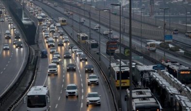 İstanbul felç oldu: Yüzde 85