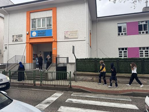 Kantinden şeker alıp yediler… 9 öğrenci zehirlendi!
