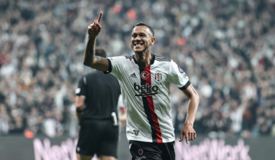 Josef de Souza Beşiktaş'a geri dönüyor