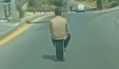 Ankara trafiğinde tuhaf anlar, gören dönüp bir daha baktı