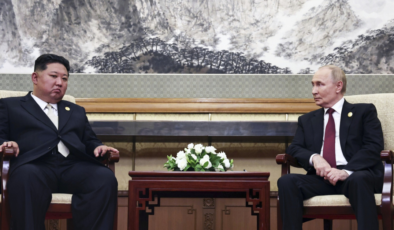 Putin ve Kim Pekin'de görüştü