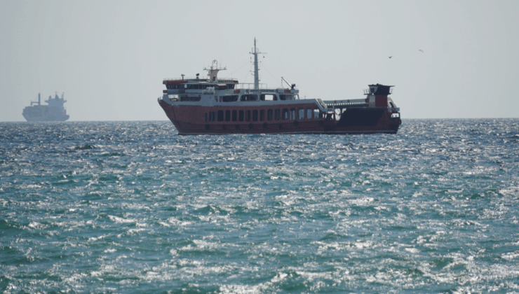 Tekirdağ'ı poyraz vurdu, deniz ulaşımı durdu