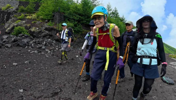 102 yaşında Fuji Dağı'nın zirvesine tırmanıp rekor kırdı