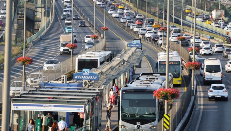 Pazartesi günü İstanbul'da 06.00-16.00 saatlerinde toplu ulaşım ücretsiz