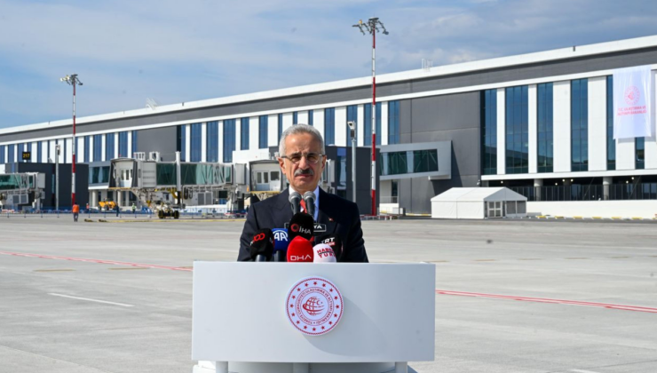 Bakan Uraloğlu duyurdu: Ağustosta her 2 yolcudan biri İstanbul’daki havalimanlarını kullandı