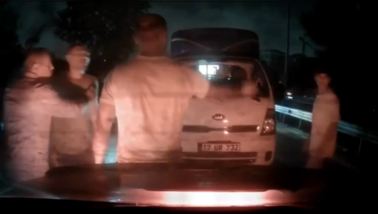 Bayrampaşa’da yol verme kavgası: Çocukların yanında darp ettiler
