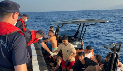Muğla açıklarında 17 düzensiz göçmen kurtarıldı