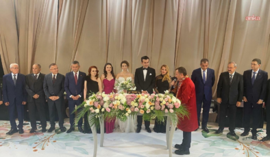 CHP lideri Özgür Özel, Gaziantep’te nikah törenine katıldı