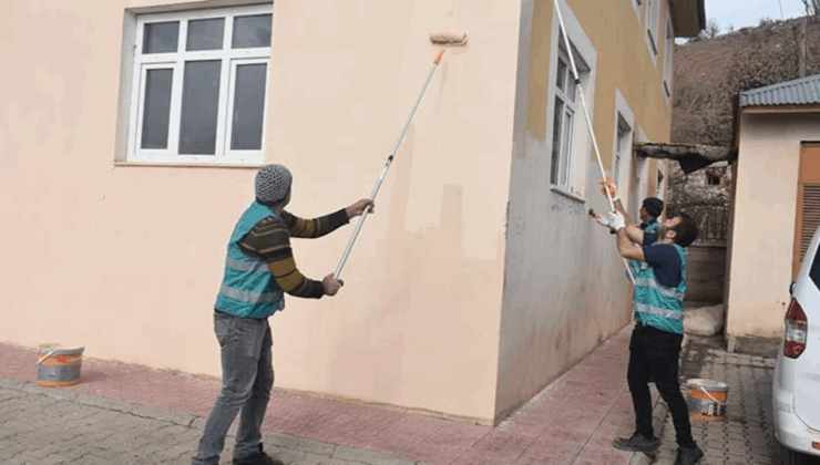 Denetimli serbestlik yükümlüleri okulların bakım ve onarımını yaptı