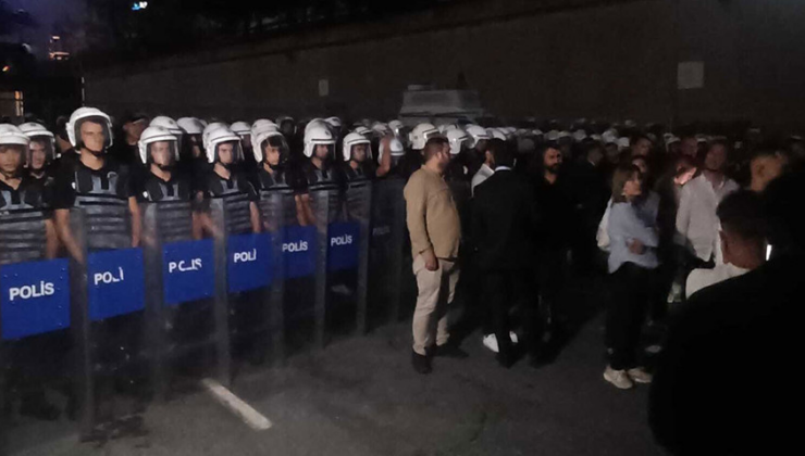CHP İstanbul İl Başkanlığı'na gidiş yolu sivillere kapatıldı! Polis barikat koruyor