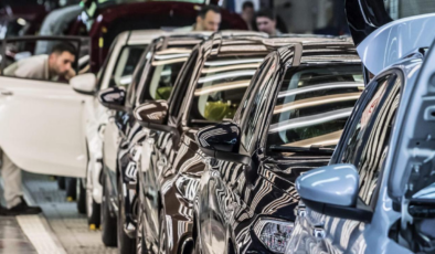 Türkiyenin ihracat lideri yine otomotiv oldu