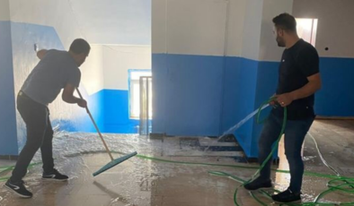 Öğretmenler okulu temizledi