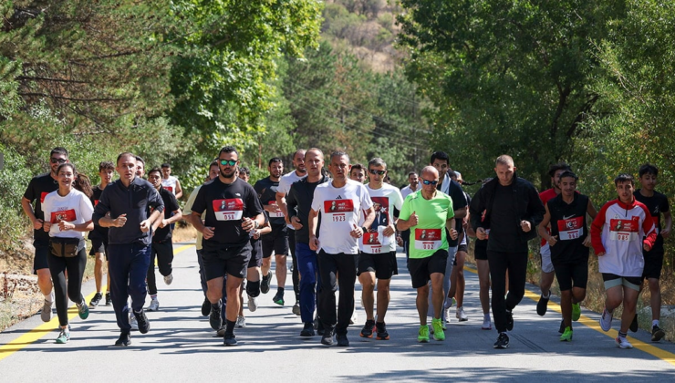 CHP Butlan gölgesinde yeni yaşını kutluyor